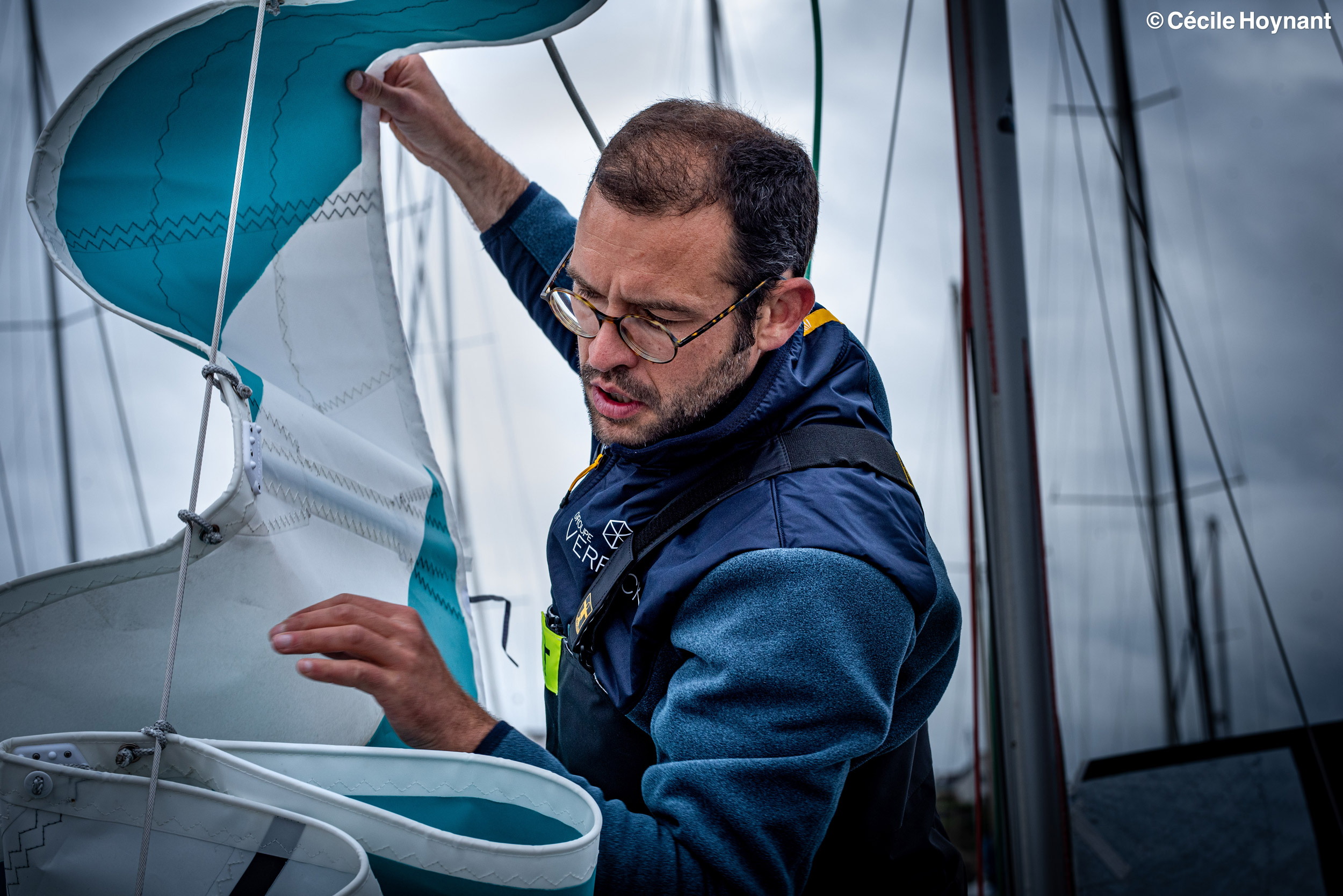 Course au large, Mini 6.50, classe Mini, Verpack, Mini 721, Cyril Coulot, Mini Transat, navigation en solitaire, skipper suisse, transatlantique, ambiance ponton, portrait, port, départ, génois, préparation de course