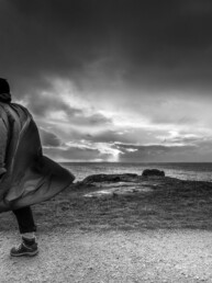 Photo d'art en noir et blanc, tirage limité, lever de soleil sur la côte Bretonne.