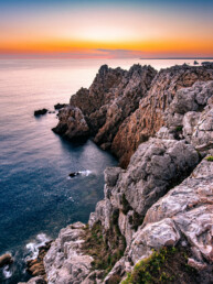 Photographie disponible en tirage d'art signé, les falaises de la Pointe de Pen Hir au coucher du soleil, Camaret-sur-mer, Bretagne