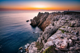 Photographie disponible en tirage d'art signé, les falaises de la Pointe de Pen Hir au coucher du soleil, Camaret-sur-mer, Bretagne