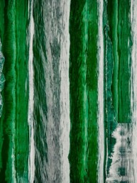 Tirage d'art panoramique formé par l'assemblage de dix photos de vagues de couleur verte, au format vertical. Cécile Hoynant, série Mer & Matières.